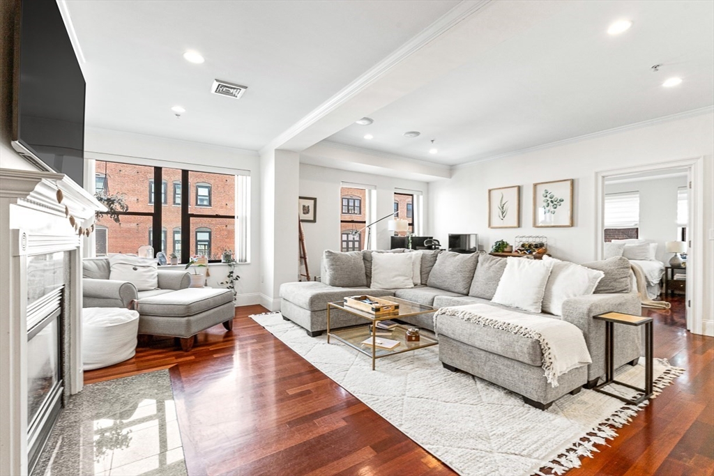 <p>Latest Properties in Featured Boston Areas</p>